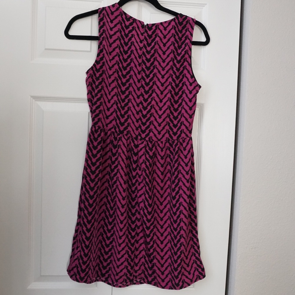 Francesca’s Chevron Print Dress - Picture 4 of 7
